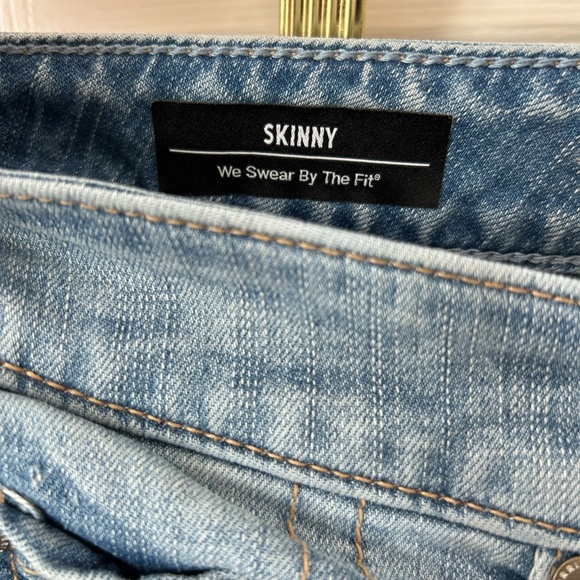 Torrid Denim First At Fit Skinny Blue Jeans Womens Size 14 R Distressed Ripped - Picture 4 of 5